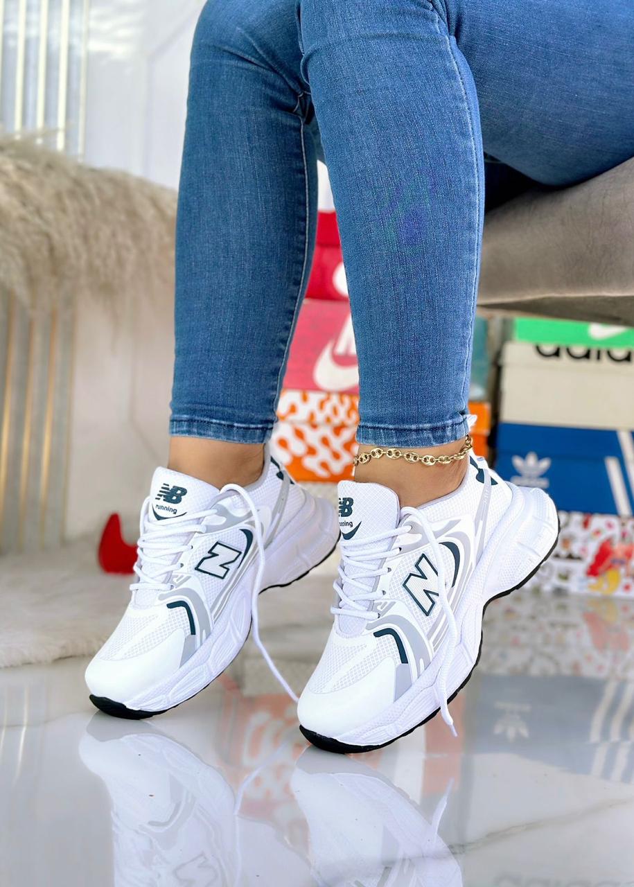 NUEVOS TENNIS PARA DAMA N.B