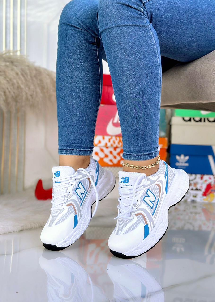 NUEVOS TENNIS PARA DAMA N.B